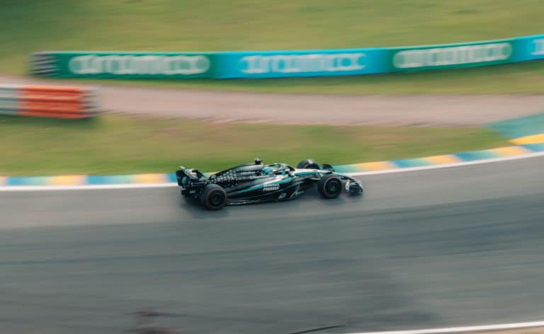 Les moteurs hybrides de F1 : quand la technologie de pointe redéfinit la vitesse
