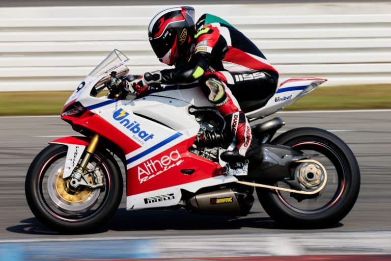 L'airbag intégré : la révolution silencieuse de la sécurité en MotoGP