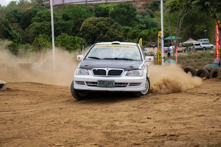 Le Championnat du Monde des Rallyes : entre asphalte, terre et neige
